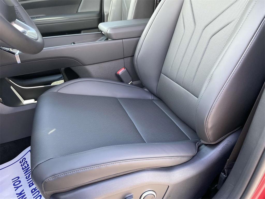 new 2025 Hyundai Santa Fe car, priced at $38,332