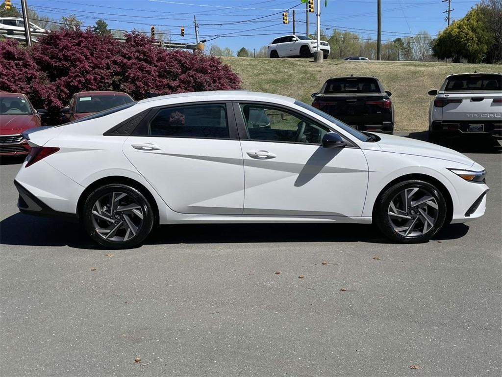 new 2025 Hyundai Elantra car, priced at $24,723