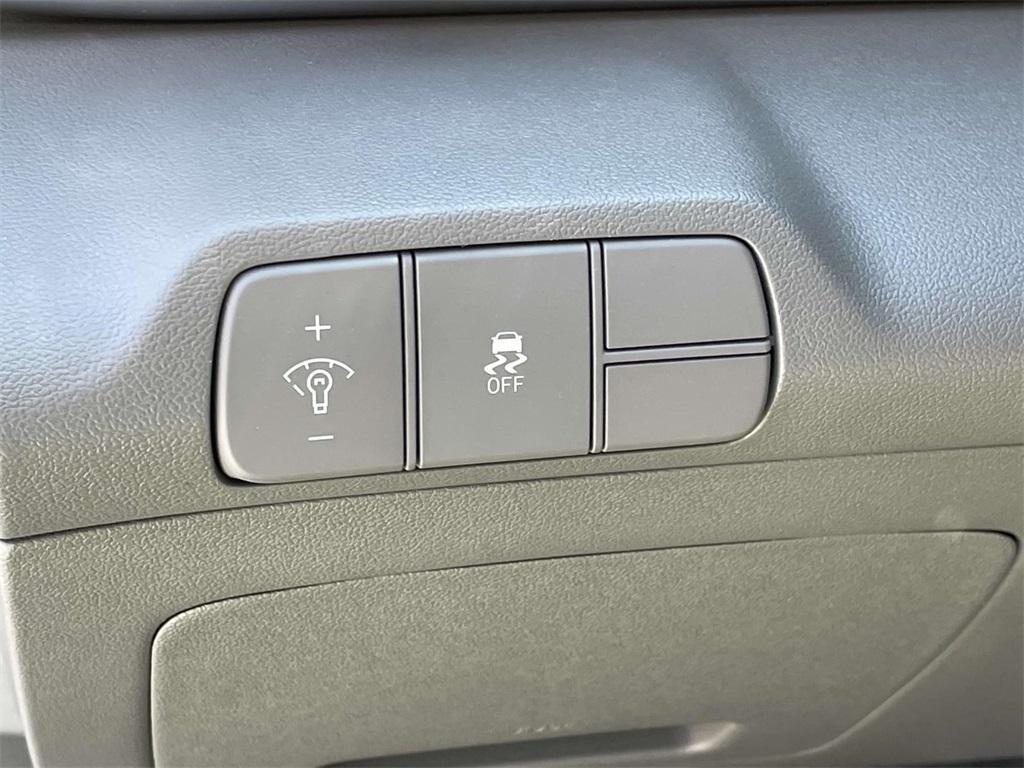 new 2025 Hyundai Elantra car, priced at $24,723