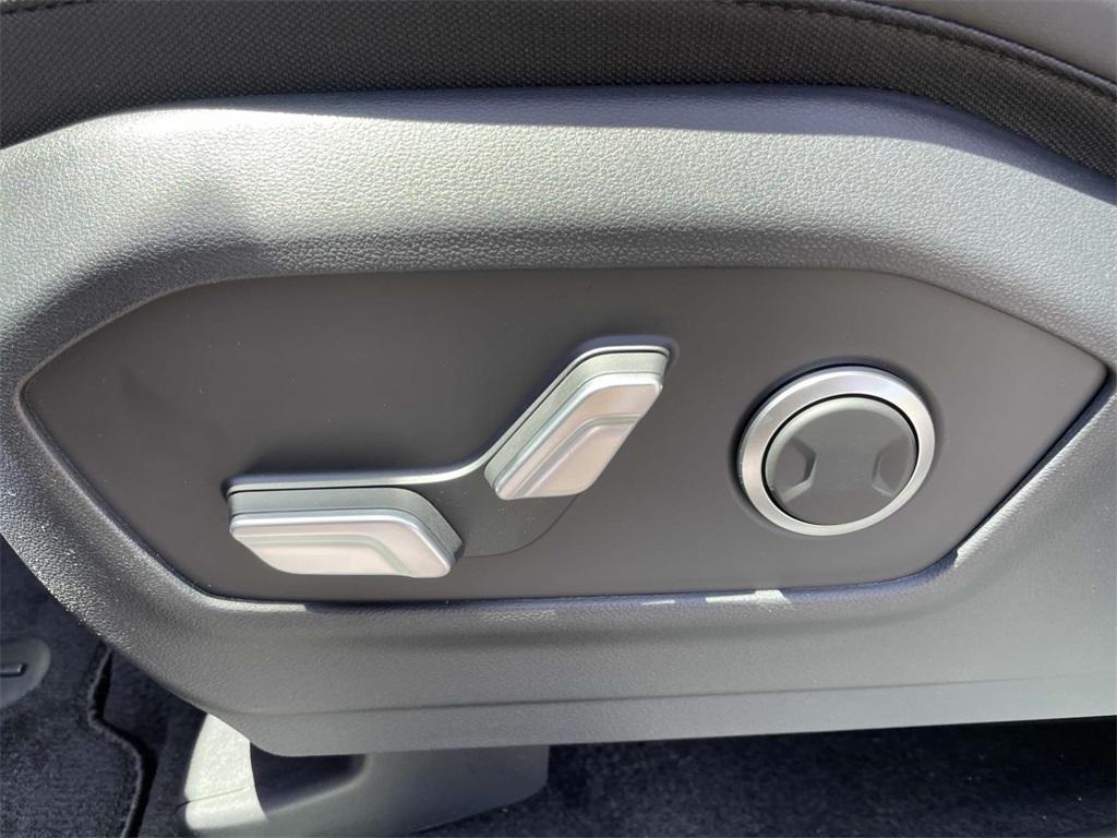 new 2025 Hyundai SANTA FE HEV car, priced at $40,921