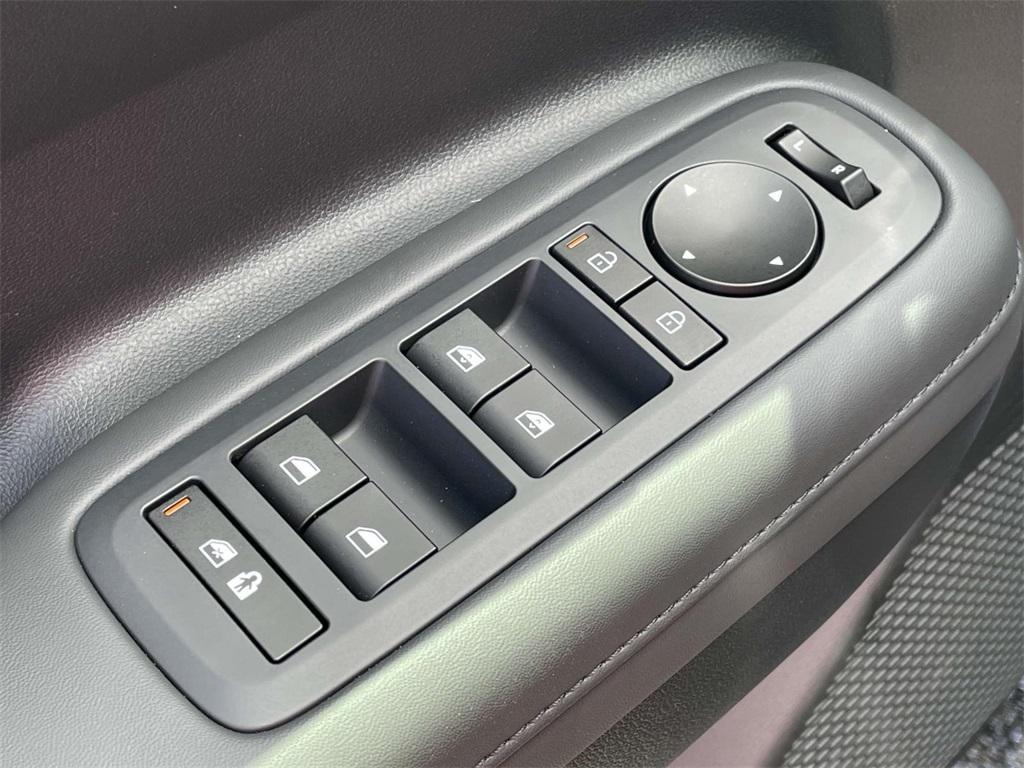 new 2025 Hyundai SANTA FE HEV car, priced at $40,921
