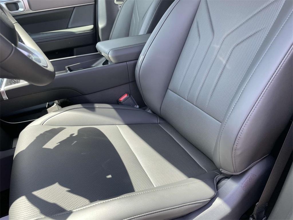 new 2025 Hyundai SANTA FE HEV car, priced at $40,921