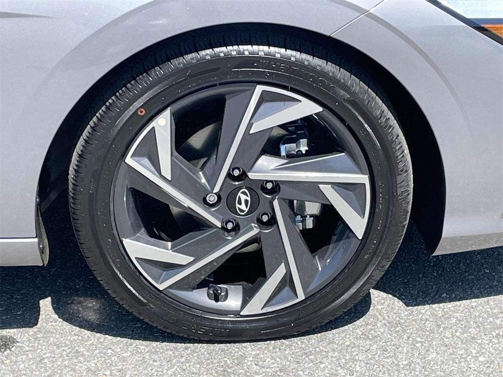 new 2025 Hyundai Elantra car, priced at $26,883