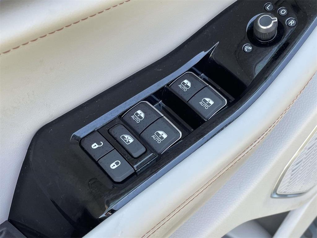 used 2023 Jeep Grand Cherokee L car, priced at $33,973