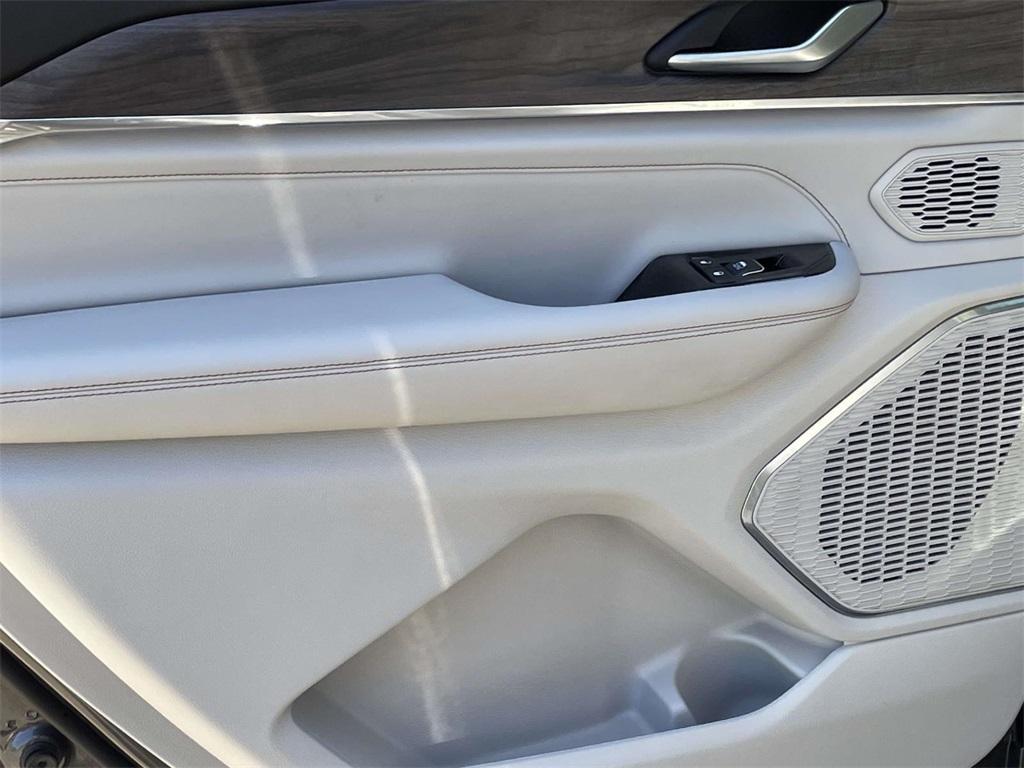 used 2023 Jeep Grand Cherokee L car, priced at $33,973