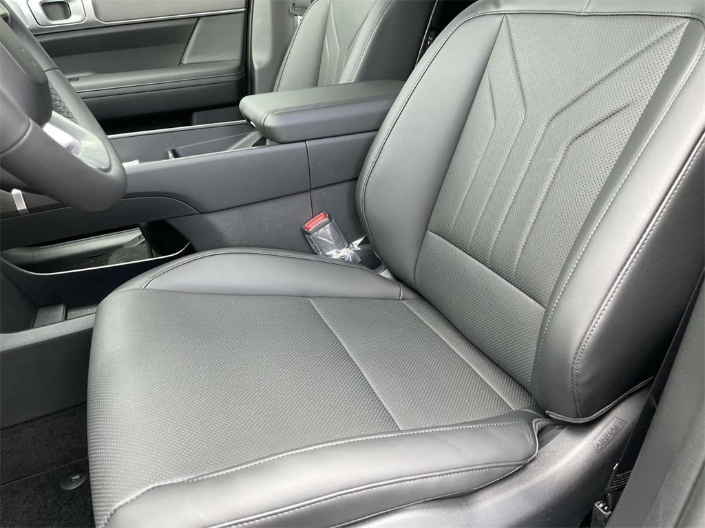 new 2025 Hyundai Santa Fe car, priced at $39,372