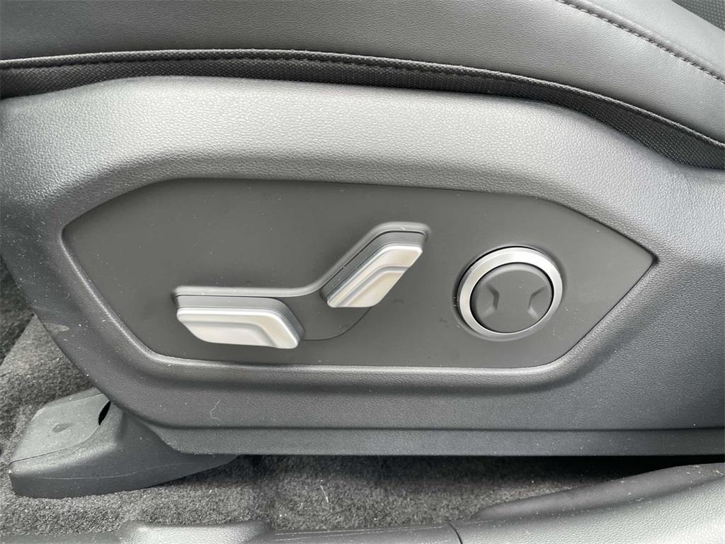 new 2025 Hyundai Santa Fe car, priced at $39,372