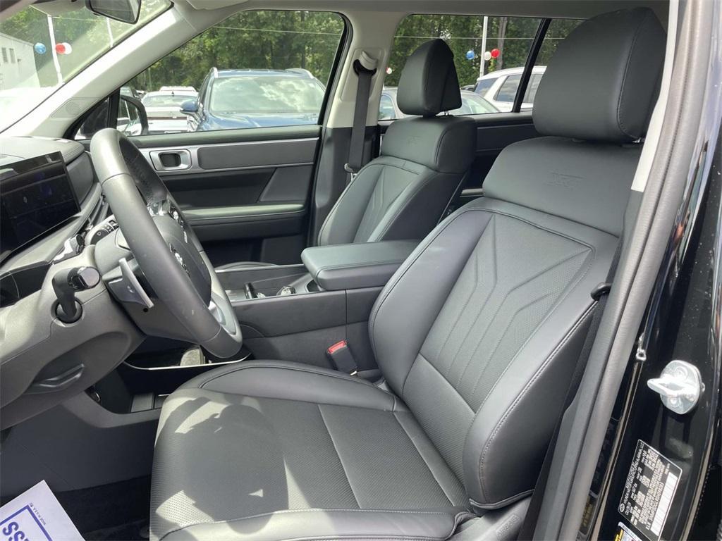 used 2025 Hyundai Santa Fe car, priced at $40,733