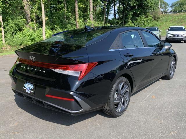 new 2024 Hyundai Elantra car, priced at $25,234