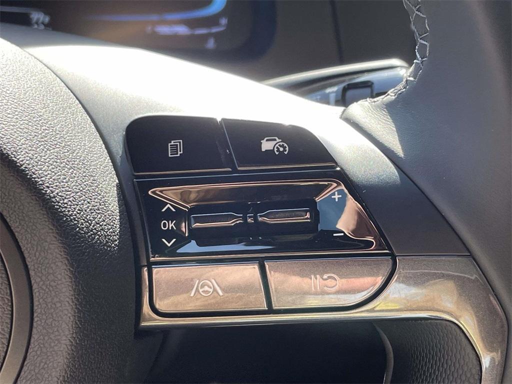 new 2025 Hyundai Elantra car, priced at $21,984