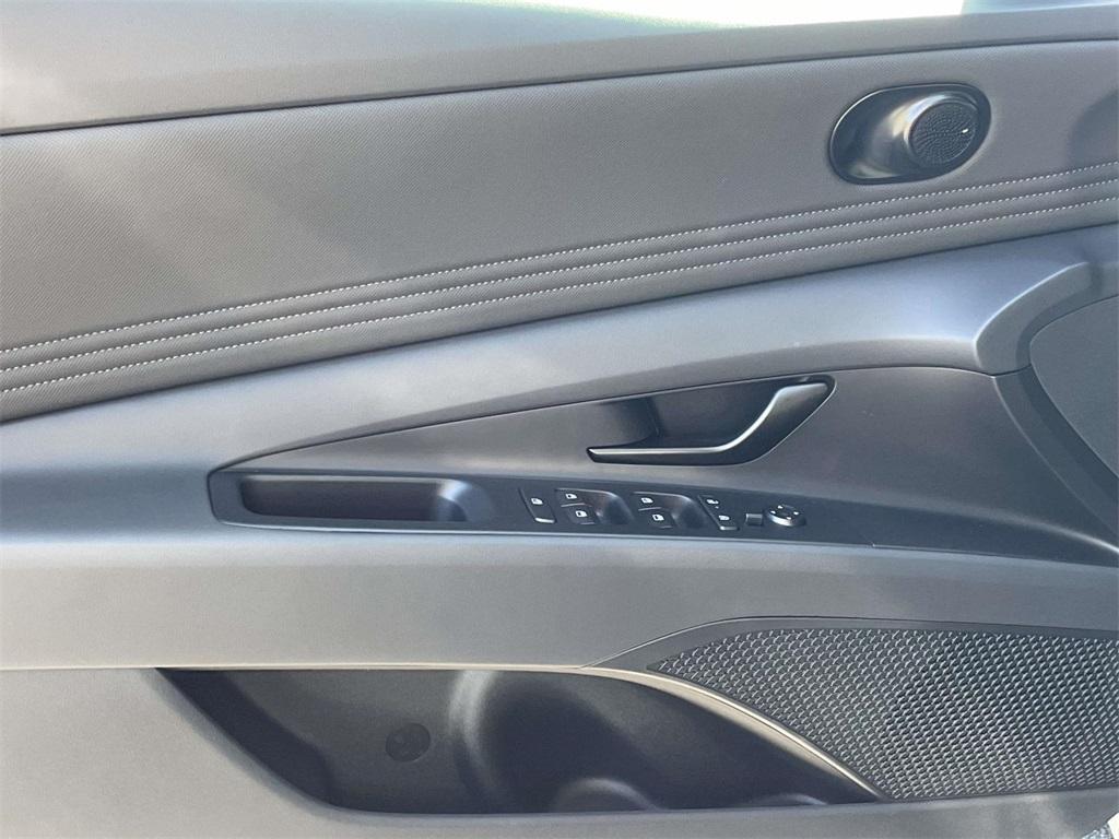 new 2025 Hyundai Elantra car, priced at $21,984