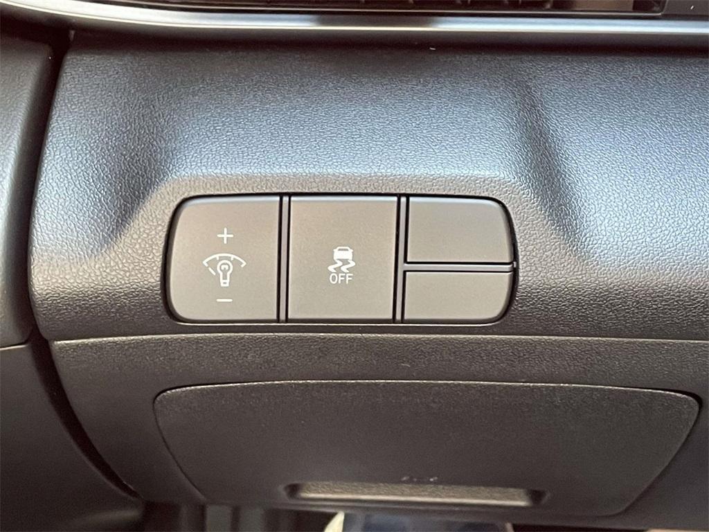 new 2025 Hyundai Elantra car, priced at $21,984