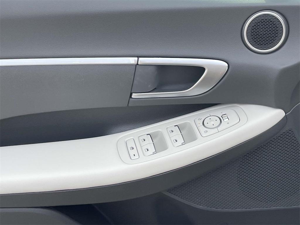 new 2025 Hyundai Sonata car, priced at $27,620