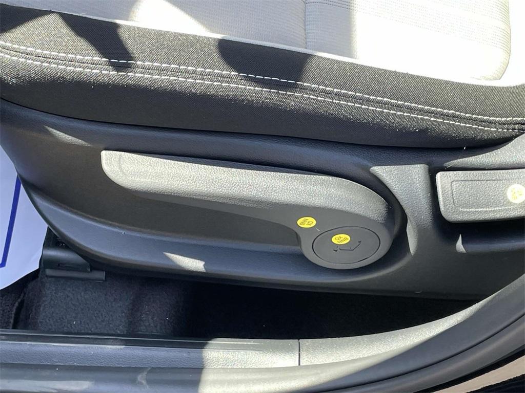 new 2025 Hyundai Venue car, priced at $23,716