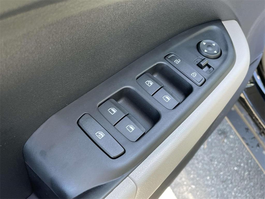 new 2025 Hyundai Venue car, priced at $23,716