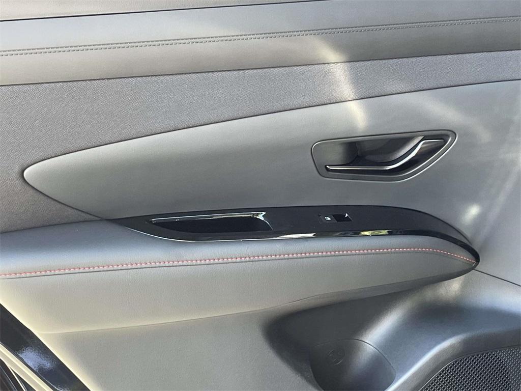 new 2025 Hyundai TUCSON Hybrid car, priced at $37,470
