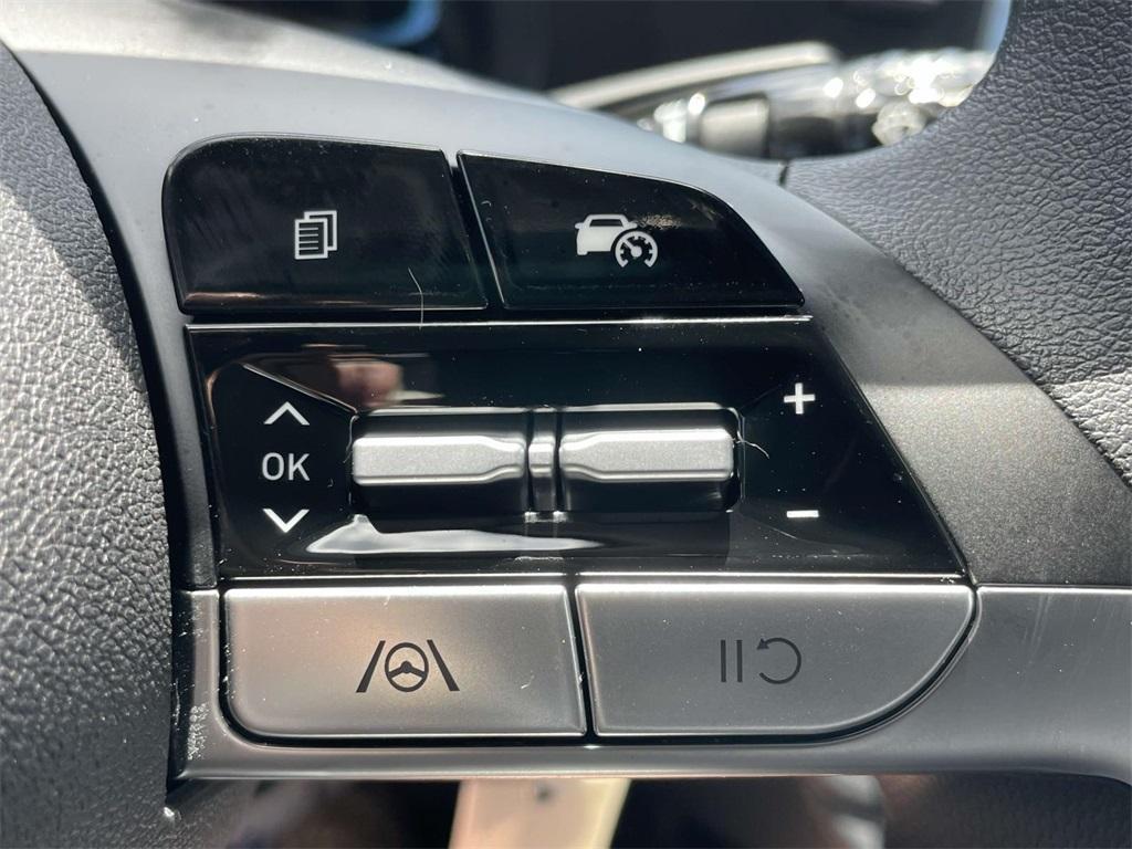 new 2025 Hyundai Elantra car, priced at $23,586