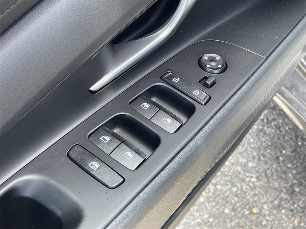 new 2025 Hyundai Elantra car, priced at $23,586