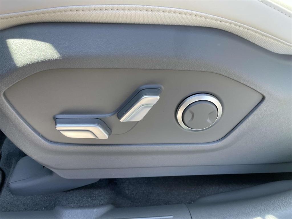 new 2025 Hyundai Santa Fe car, priced at $39,580