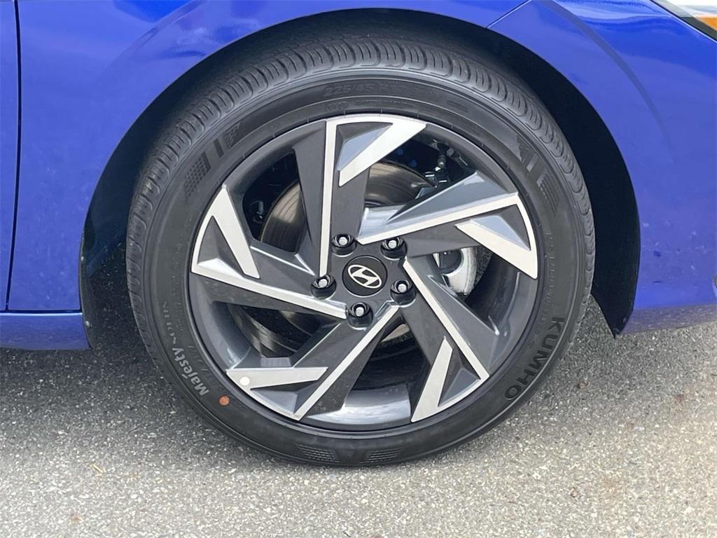 new 2025 Hyundai Elantra car, priced at $24,354