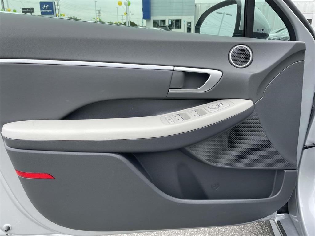 new 2025 Hyundai Sonata Hybrid car, priced at $32,168