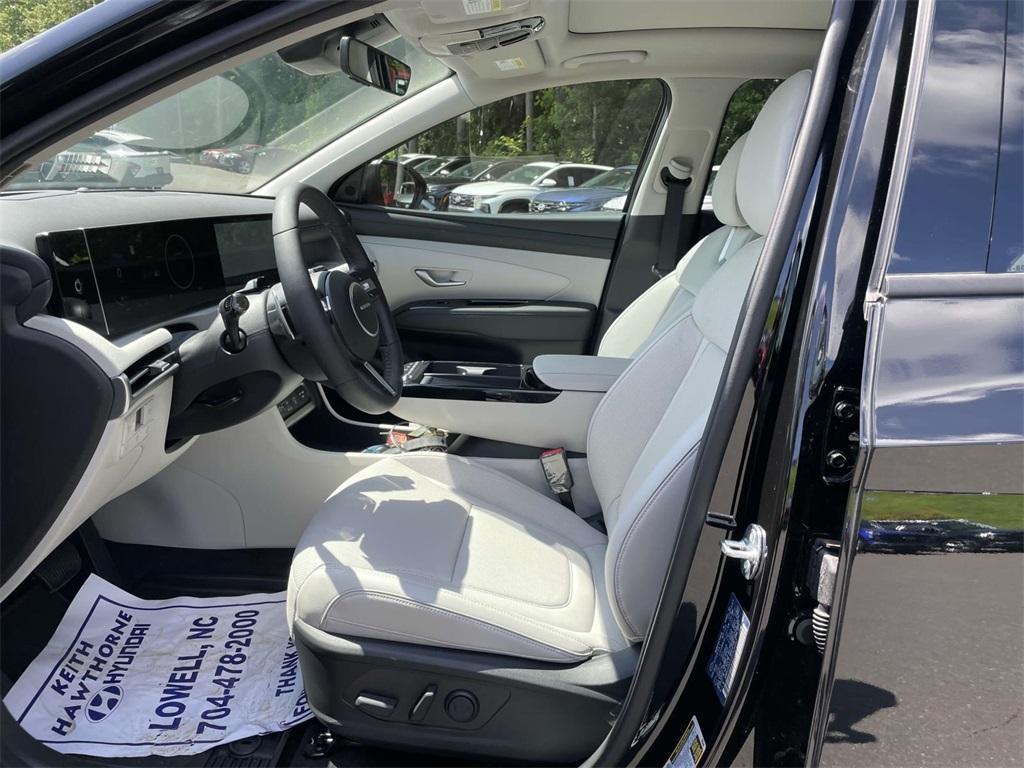 new 2025 Hyundai TUCSON Hybrid car, priced at $42,466