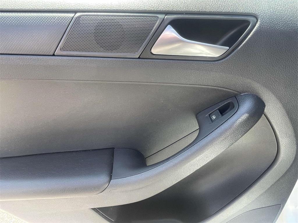 used 2016 Volkswagen Jetta car, priced at $12,900