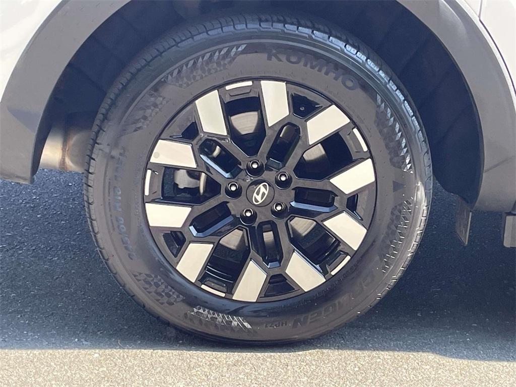 used 2025 Hyundai SANTA CRUZ car, priced at $30,974