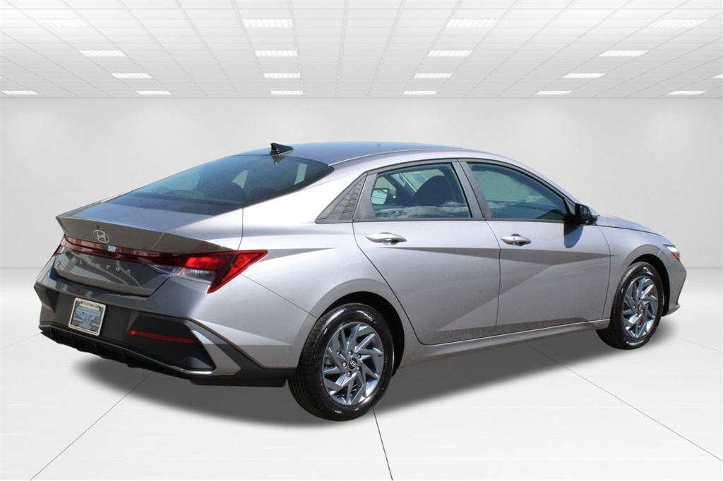 new 2024 Hyundai Elantra car, priced at $25,265