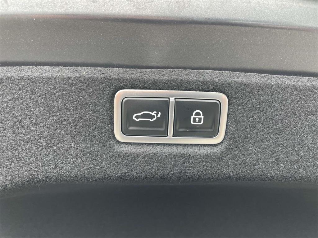 used 2025 Hyundai Sonata Hybrid car, priced at $35,751