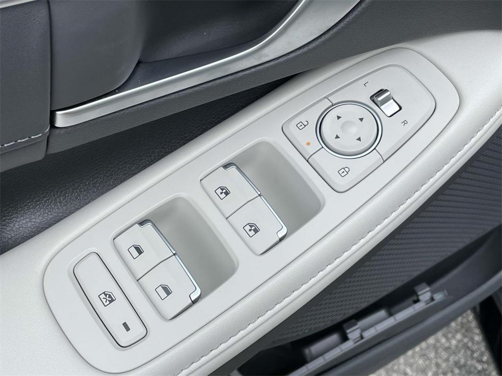 used 2025 Hyundai Sonata Hybrid car, priced at $35,751