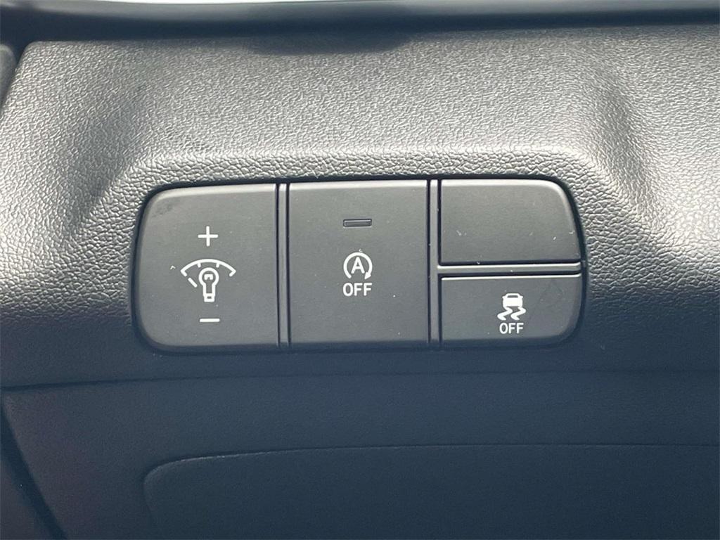 new 2025 Hyundai Elantra car, priced at $24,073