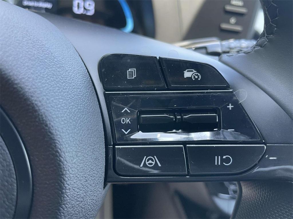 new 2025 Hyundai Elantra car, priced at $24,435