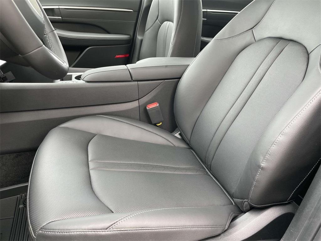 new 2025 Hyundai Sonata Hybrid car, priced at $38,700