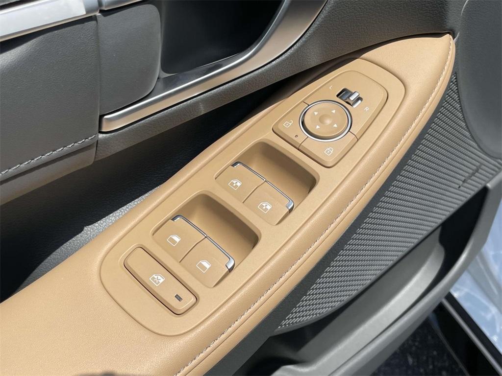 new 2025 Hyundai Sonata Hybrid car, priced at $39,910