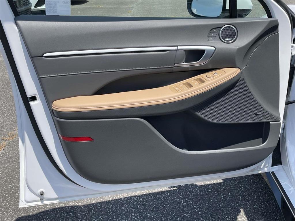 new 2025 Hyundai Sonata Hybrid car, priced at $39,910