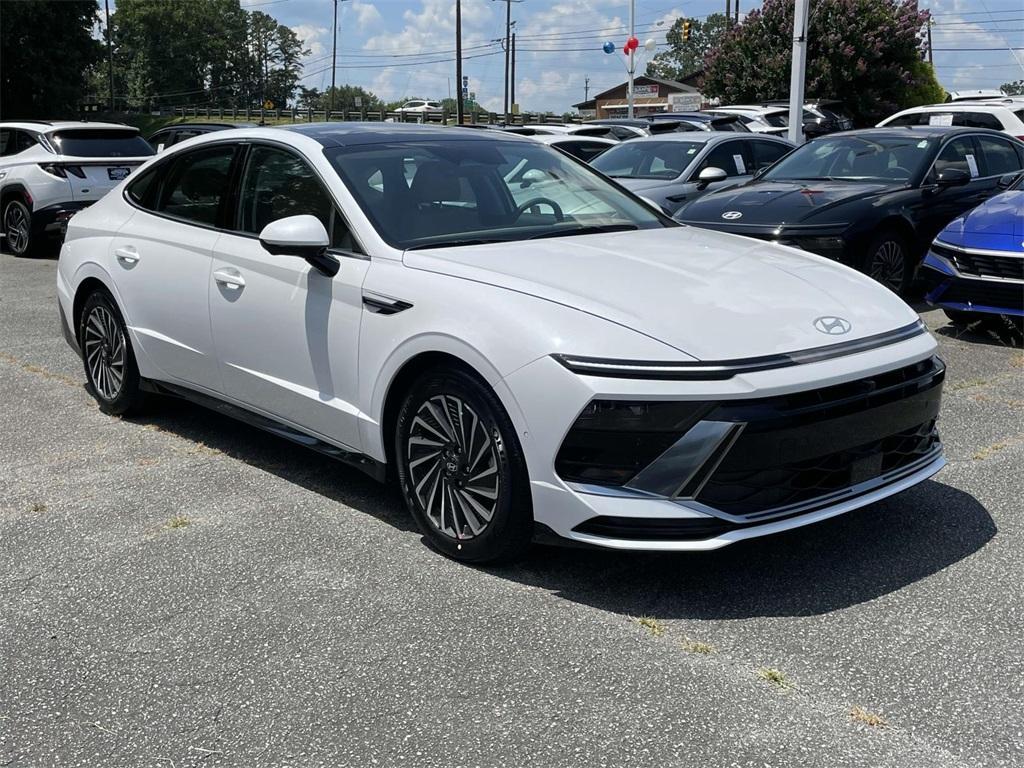 new 2025 Hyundai Sonata Hybrid car, priced at $39,910