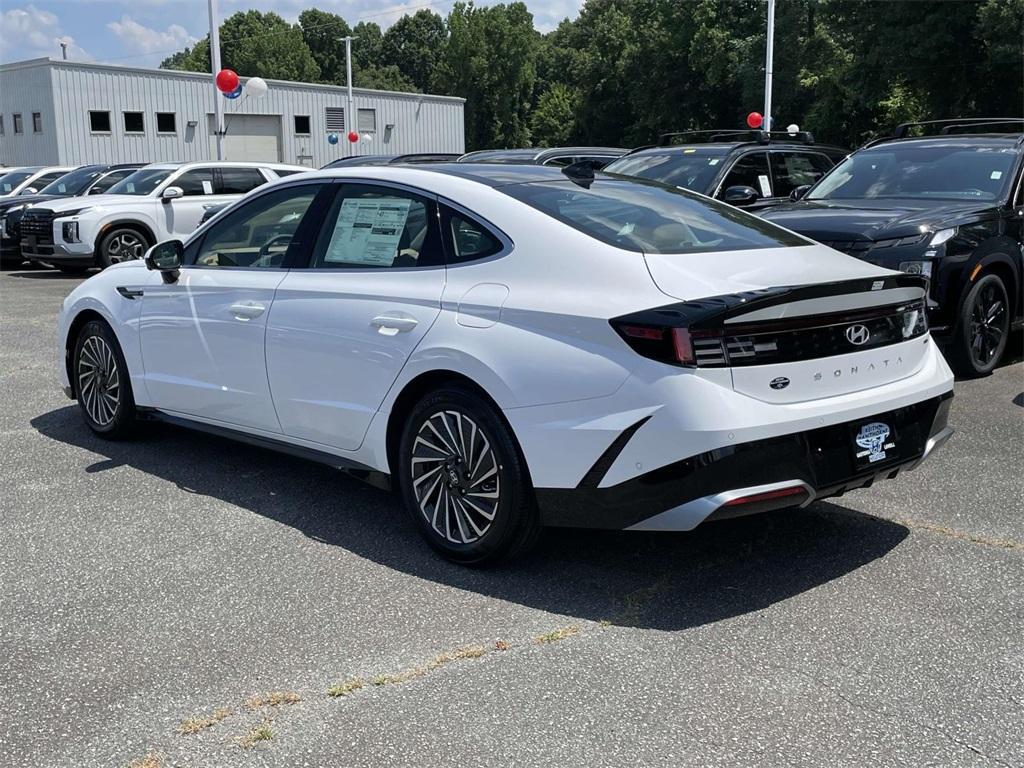 new 2025 Hyundai Sonata Hybrid car, priced at $39,910