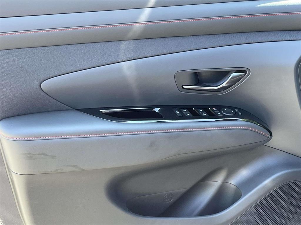 new 2025 Hyundai TUCSON Hybrid car, priced at $40,770