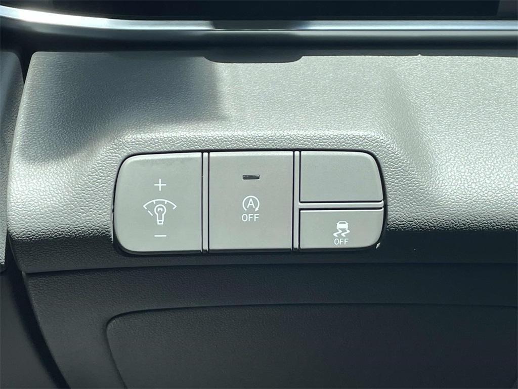 new 2025 Hyundai Elantra car, priced at $23,579