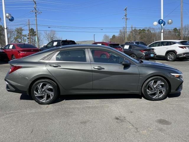 new 2025 Hyundai Elantra car, priced at $27,654