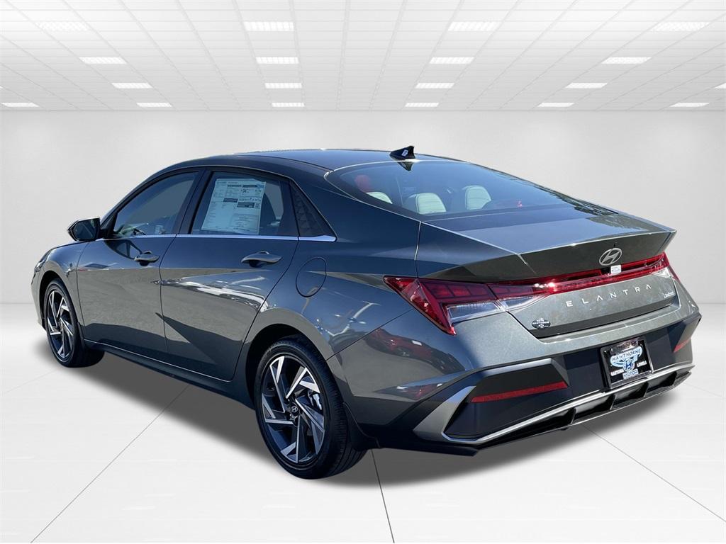 new 2025 Hyundai Elantra car, priced at $27,654