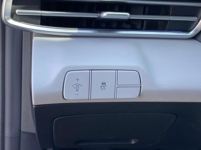 new 2025 Hyundai Elantra car, priced at $27,654