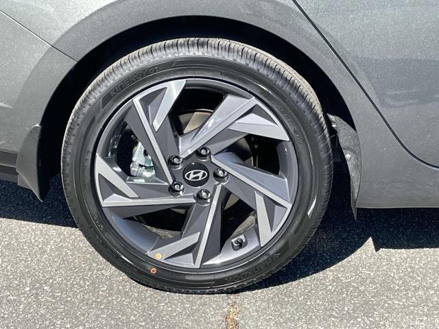 new 2025 Hyundai Elantra car, priced at $27,654