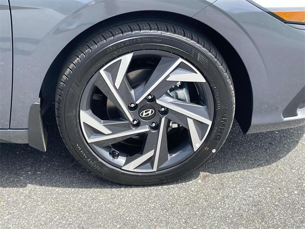 new 2025 Hyundai Elantra car, priced at $24,339