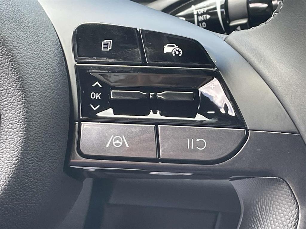 new 2025 Hyundai Elantra car, priced at $24,421
