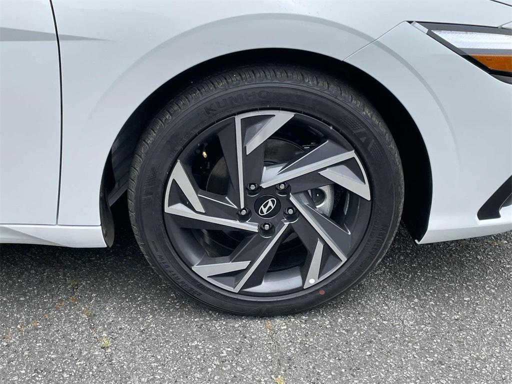new 2025 Hyundai Elantra car, priced at $24,841