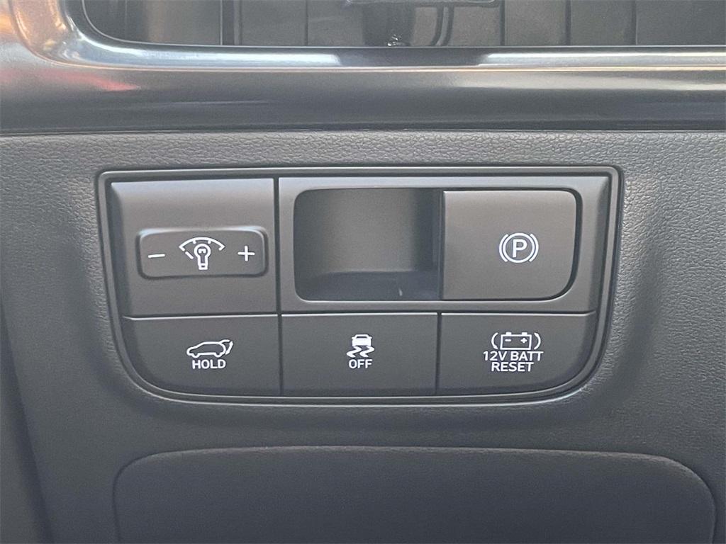new 2025 Hyundai TUCSON Hybrid car, priced at $40,457