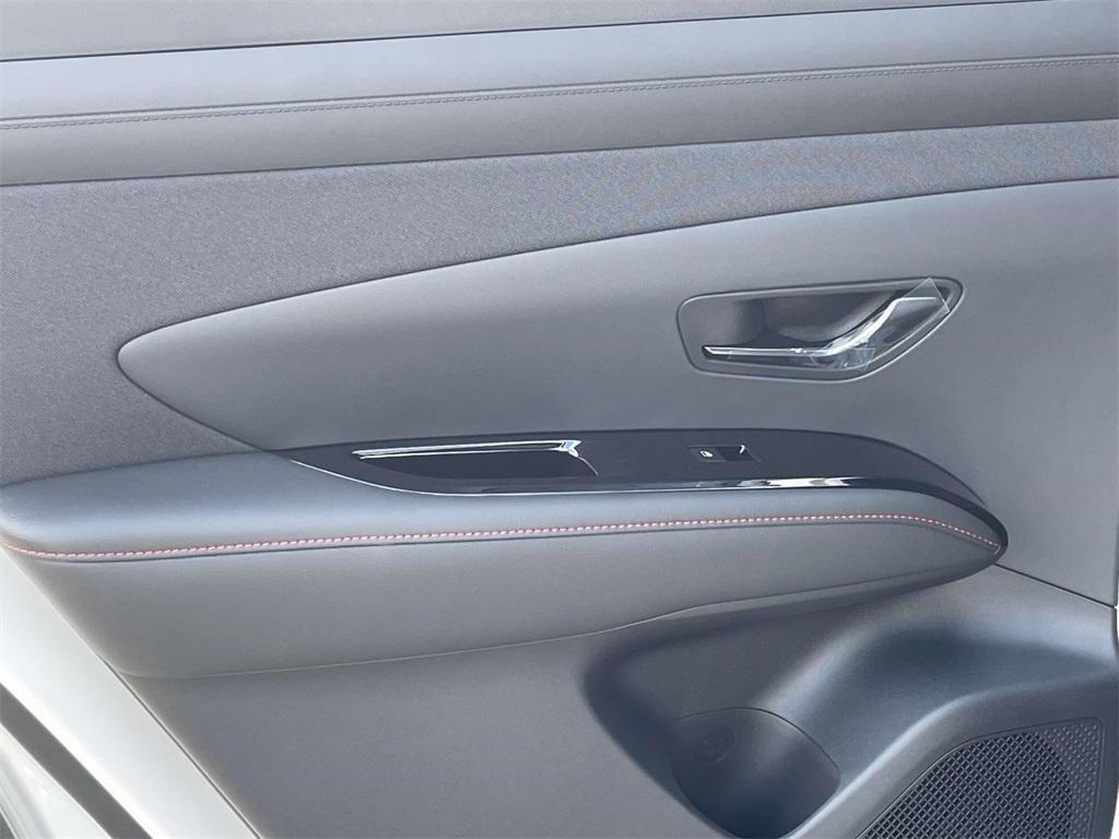 new 2025 Hyundai TUCSON Hybrid car, priced at $40,457