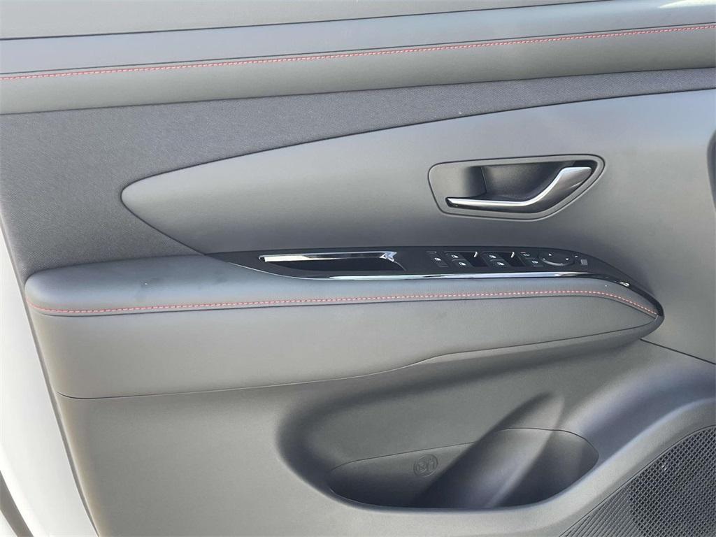 new 2025 Hyundai TUCSON Hybrid car, priced at $40,457